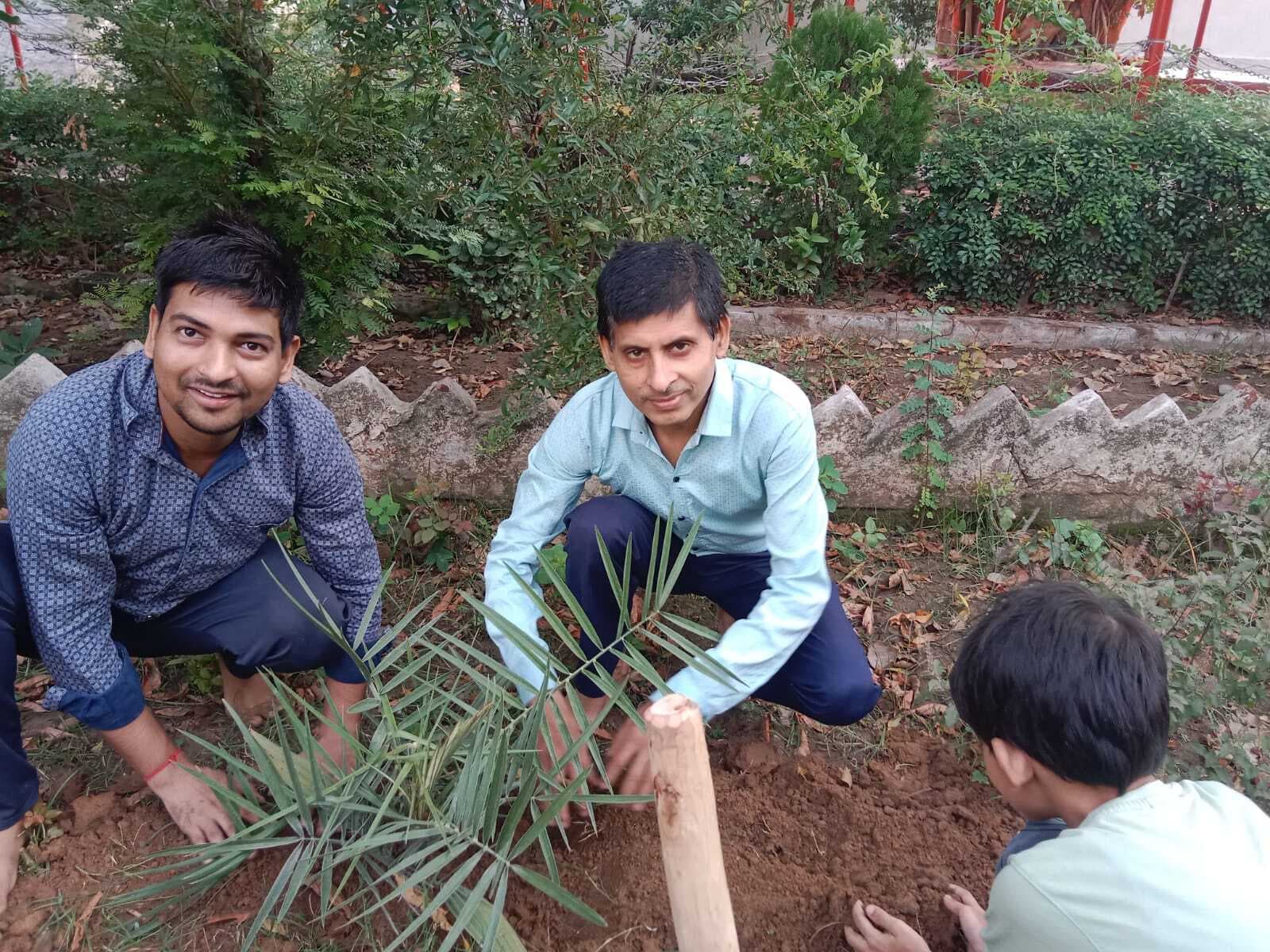 कुदरा कंकाली मंदिर परिसर में किया गया पौधारोपण