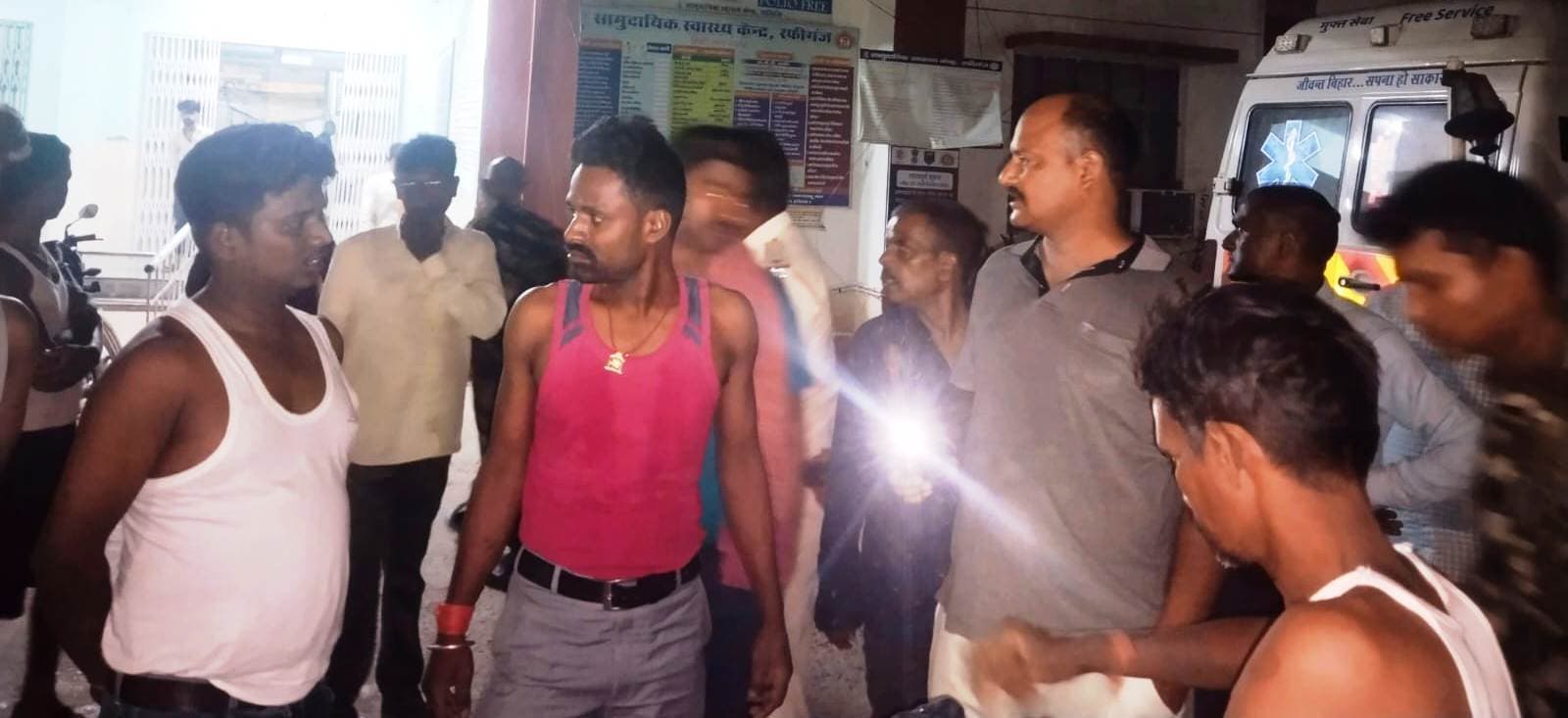 सड़क किनारे खड़े ट्रैक्टर ने बाइक ने मारी टक्कर, युवक की मौत