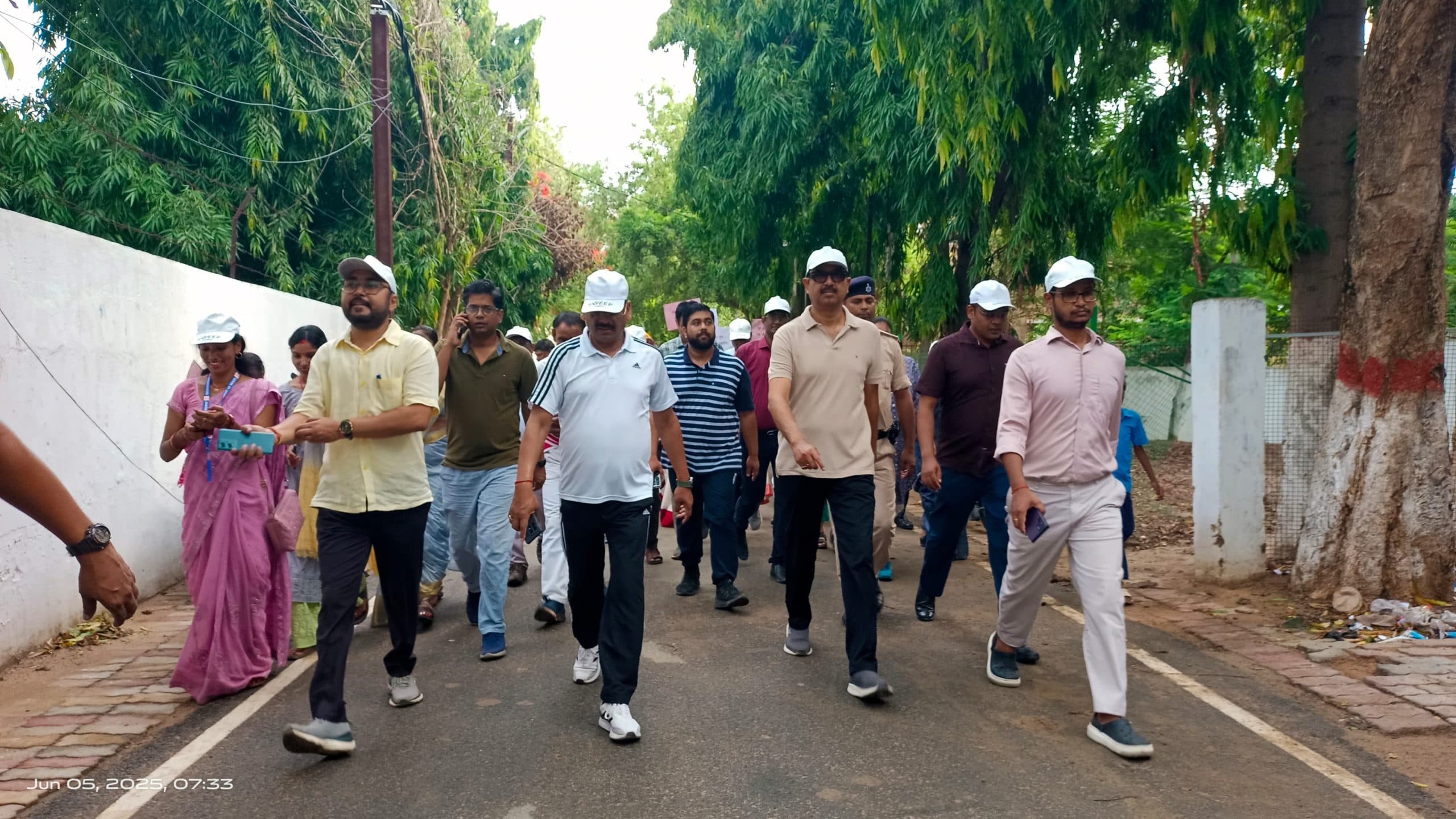 वोट करने के लिए लोगों को किया जागरूक