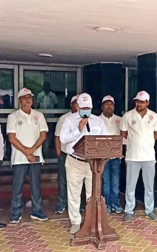 Samastipur News:समपार फाटक पर नियमों का करें पालन : डीआरएम