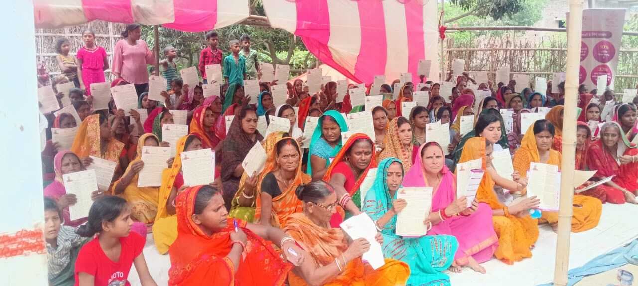 भोजपुरी अश्लील गीतों व डीजे संस्कृति पर महिलाओं ने किया विरोध