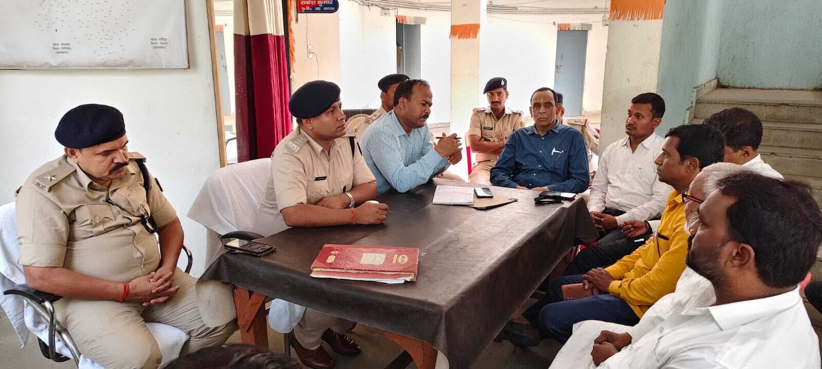 संवेदनशील स्थानों पर पुलिस की रहेगी तैनाती