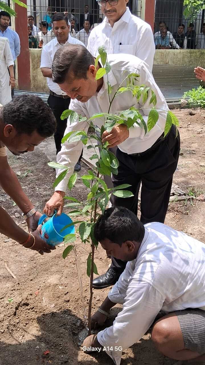 Motihari: पर्यावरण को बचाये रखना सभी का कर्तव्य : जिला जज