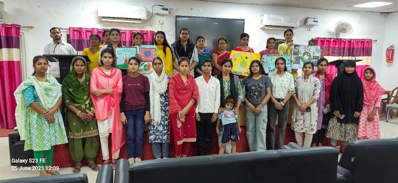 Motihari: महिला कॉलेज में  पर्यावरण एवं प्लास्टिक प्रदूषण विषय पर संगोष्ठी