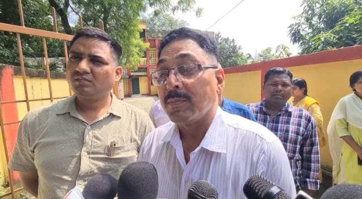 मनिहारी अनुमंडल लोक शिकायत निवारण पदाधिकारी श्वेता मिश्रा के सरकारी आवास पर स्पेशल विजिलेंस यूनिट ने की छापेमारी