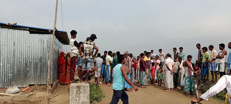 जल निकासी के रास्ते का अतिक्रमण, ग्रामीणों में आक्रोश