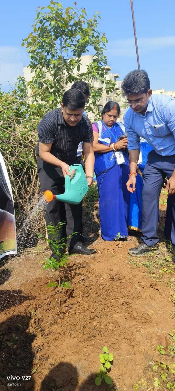Deoghar News : पौधरोपण कर पर्यावरण संरक्षण का लिया संकल्प