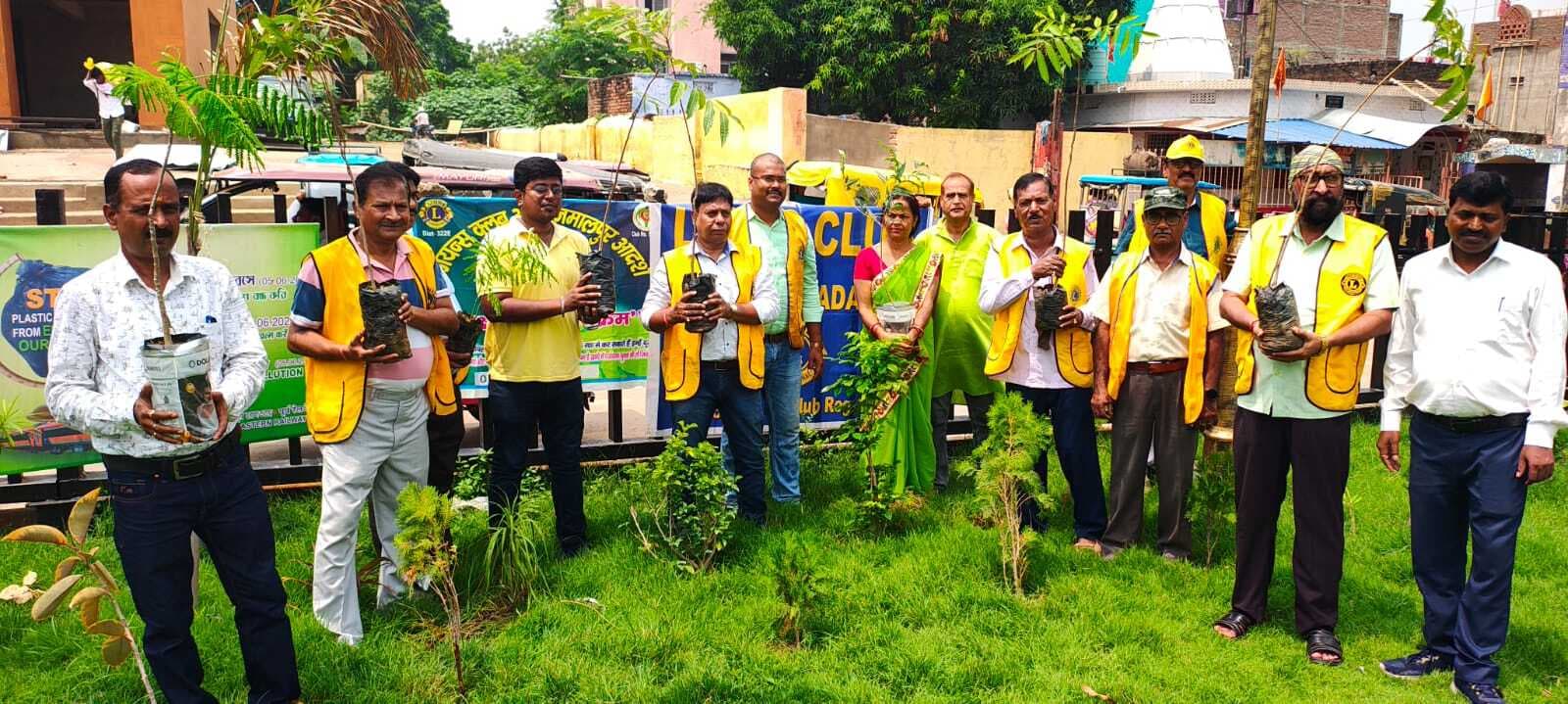 विश्व पर्यावरण दिवस पर विभिन्न स्थानों पर किया गया पौधारोपण