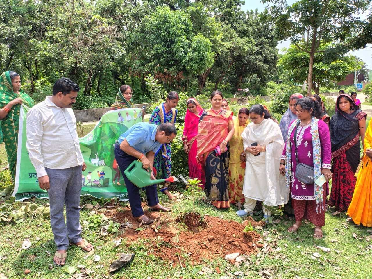 Deoghar news : पर्यावरण के संरक्षण पर दिया जोर, चलाया जागरुकता कार्यक्रम