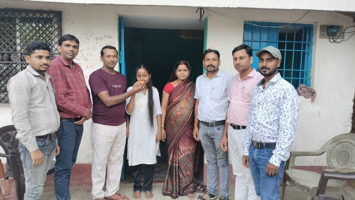 जिला टॉप टेन में जुड़वा बहनें सोहानी व रूपम ने बनायी जगह