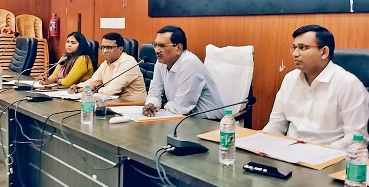 Gopalganj News : बकरीद को लेकर जिला प्रशासन अलर्ट, 303 स्थानों पर मजिस्ट्रेट के साथ पुलिस बल तैनात