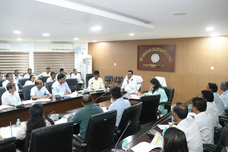 Chaibasa News : मुंडा-मानकी के रिक्त पड़े पदों पर जल्द करें बहाली : डीसी