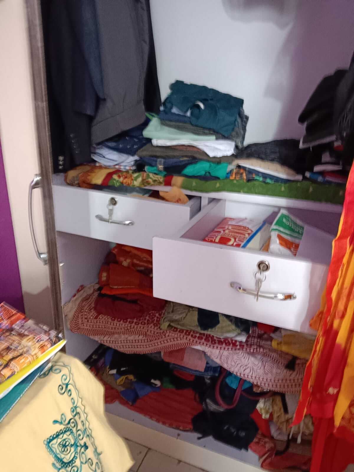 Chaibasa News : बंद फ्लैट का ताला तोड़कर सात लाख के जेवरात चोरी