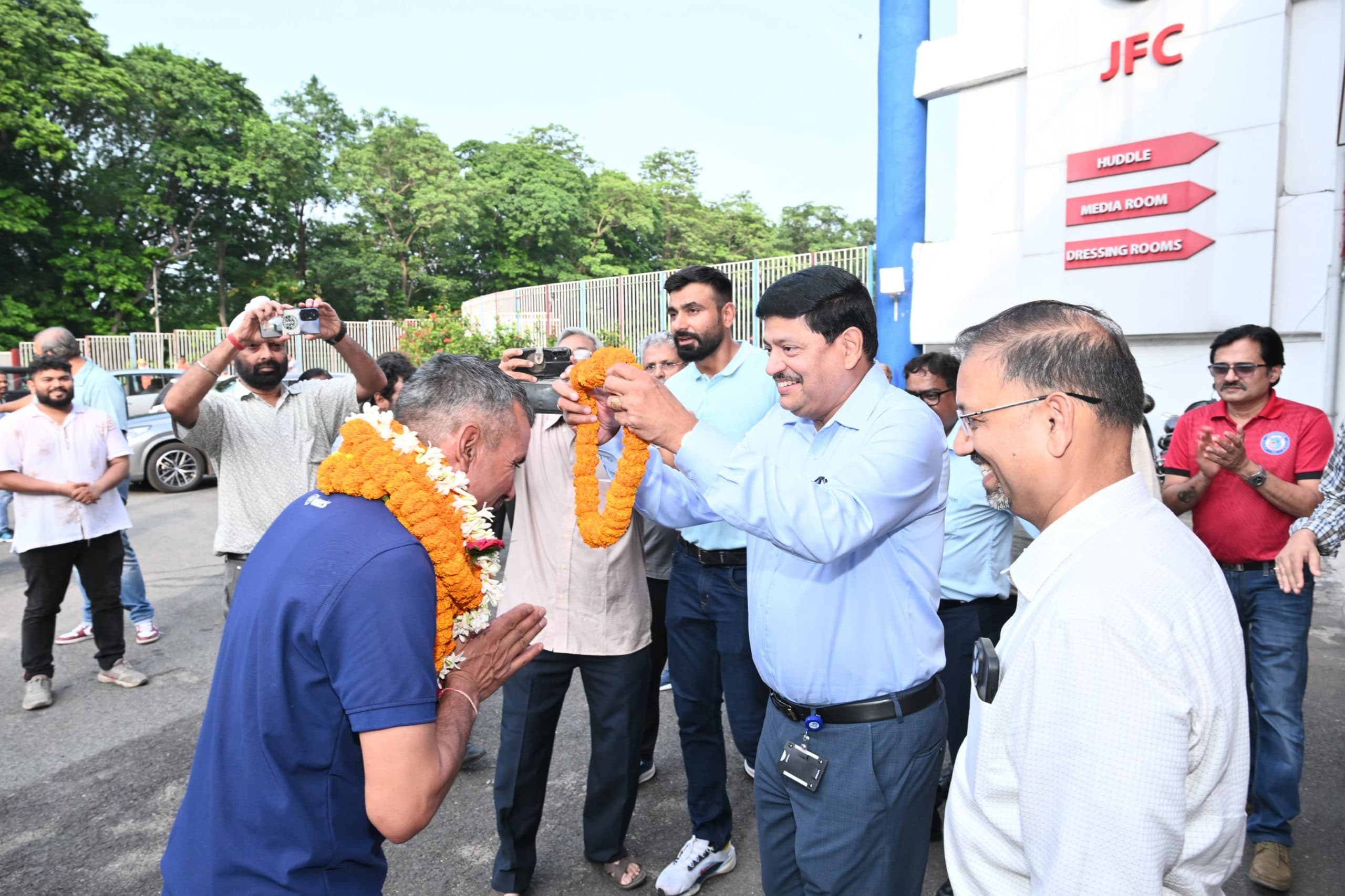 Everest tsaf mohan rawat : लाश को देखकर थोड़ा डरा जरूर, लेकिन हिम्मत नहीं हारी : मोहन