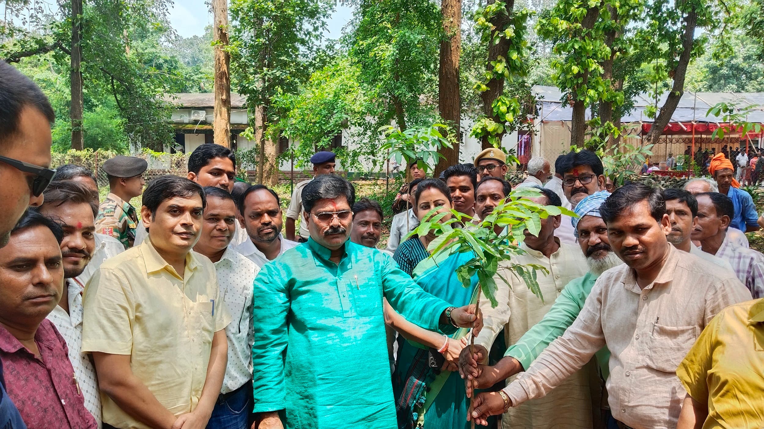 Bokaro News : पर्यावरण संरक्षण के लिए संकल्प लेने की जरूरत : योगेंद्र प्रसाद