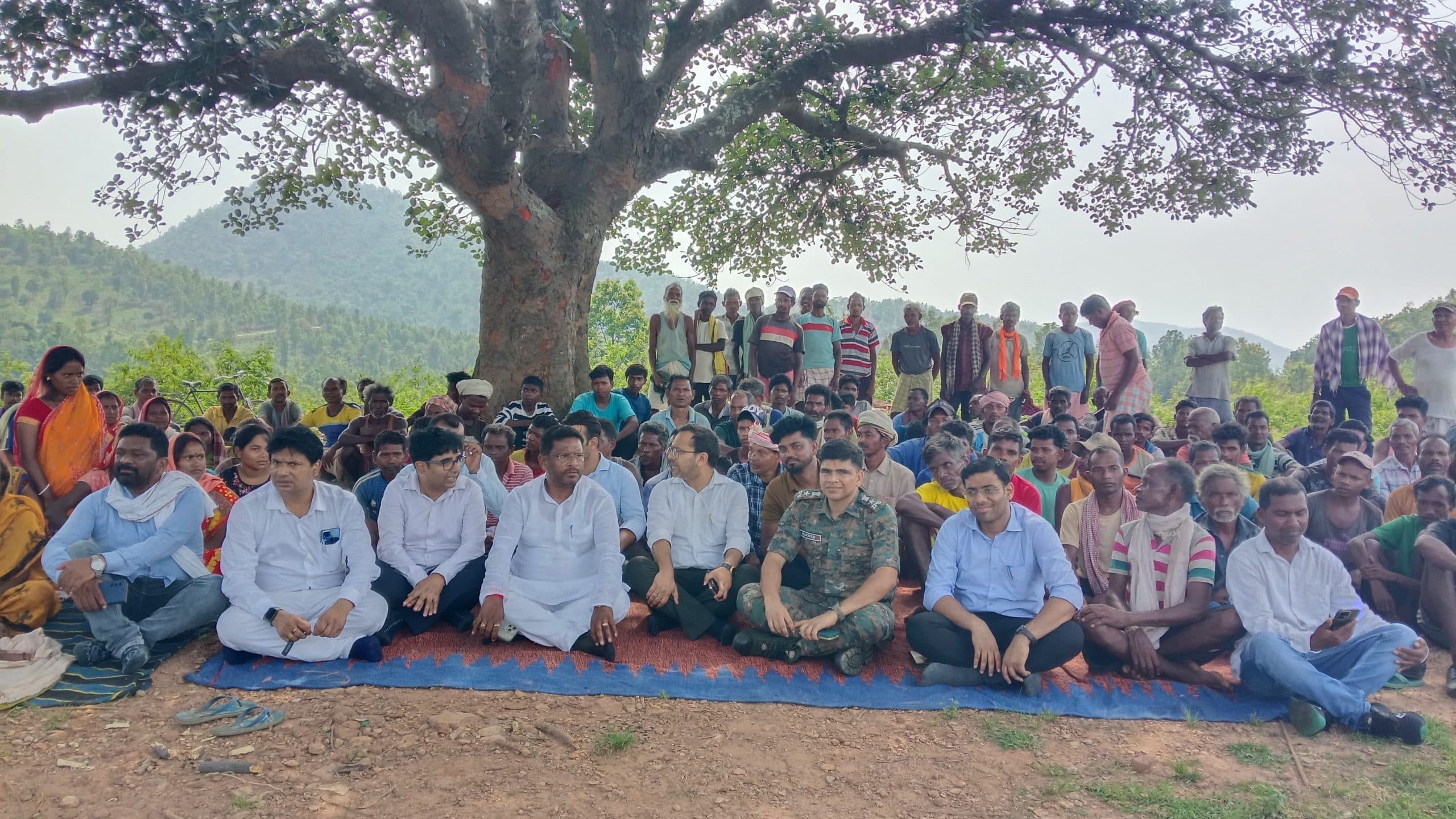 Seraikela Kharsawan News : ग्रामीणों को सरकारी योजनाओं से जोड़ने के लिये 11 को लगेगा कैंप : डीसी