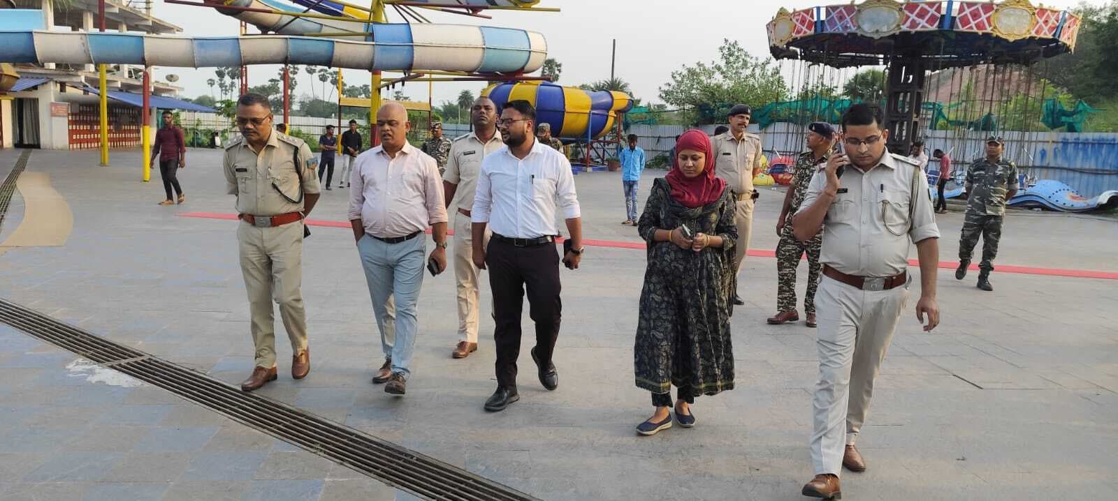 East Singhbhum News : आधा घंटे की मोहलत देकर सभी को पुलिस ने पार्क से बाहर निकाला