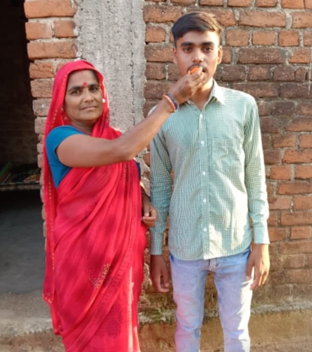 Giridih News :आइएएस बनना चाहता है डिस्ट्रिक्ट सेकेंड टॉपर बलराम