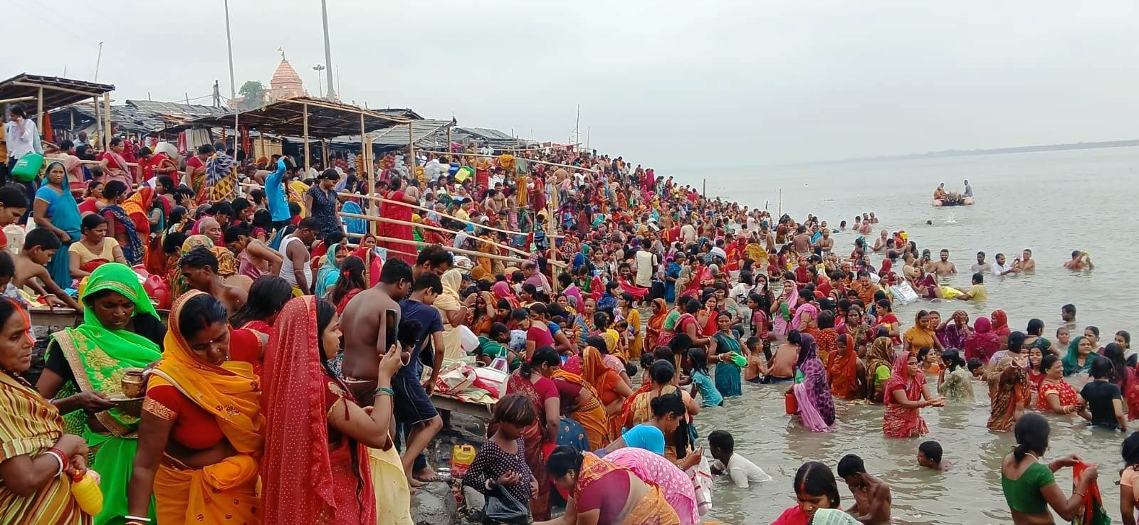 Bhagalpur News: गंगा दशहरा पर स्नान-दान के लिए उमड़े श्रद्धालु, लगायी आस्था की डुबकी