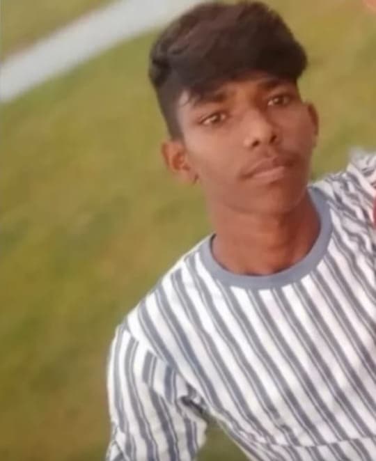 Dhanbad News: गोविंदपुर में किशोर की हत्या कर शव पेड़ से लटकाया, बंधे थे हाथ-पैर