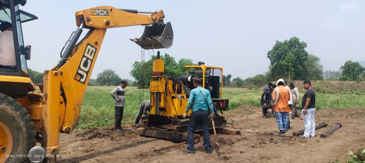 नौहट्टा में ग्लूकोनाइट खनिज के खनन के लिए ड्रिलिंग का कार्य शुरू