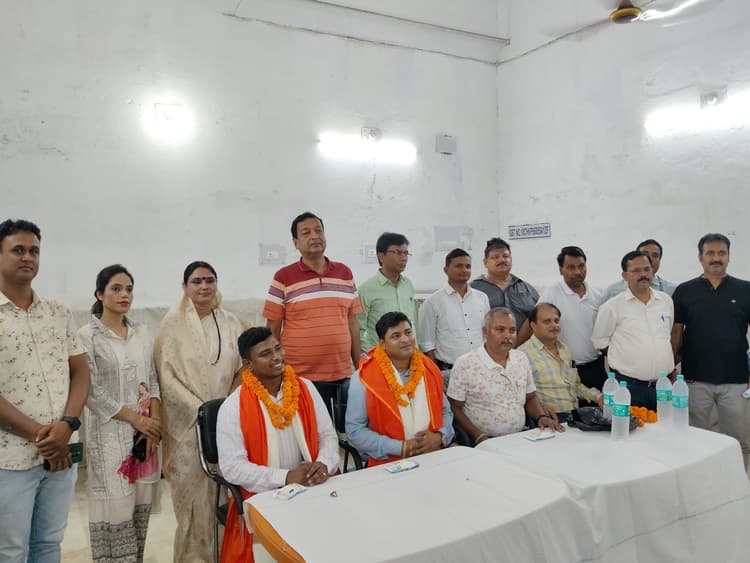 Motihari: निवर्तमान डीसीआई को विदाई देने के साथ नए पदाधिकारी का स्वागत