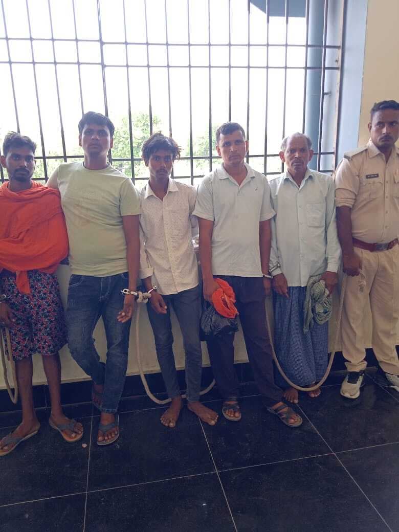 पुरुषोत्तमपुर गांव में दो पक्षों के बीच मारपीट, प्राथमिकी दर्ज