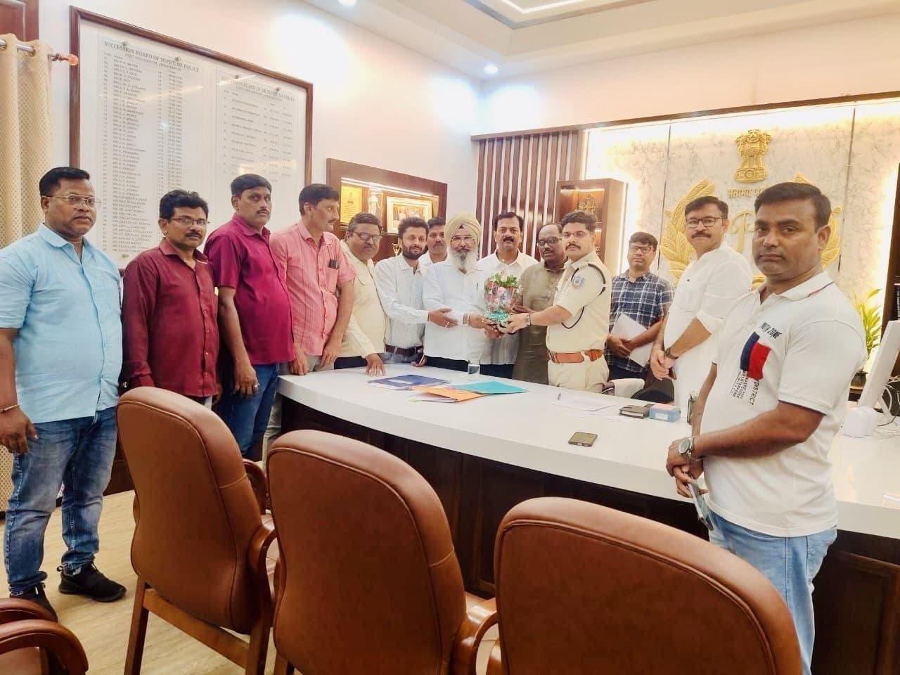 Jamshedpur news. जदयू का प्रतिनिधिमंडल एसएसपी से मिलकर शहर को अपराध मुक्त बनाने की मांग की