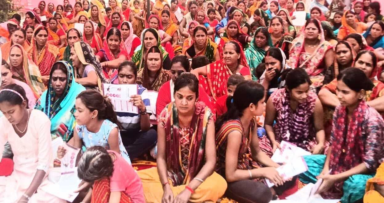 महिलाएं समस्या से लेकर समाधान तक की कर रहीं बातें