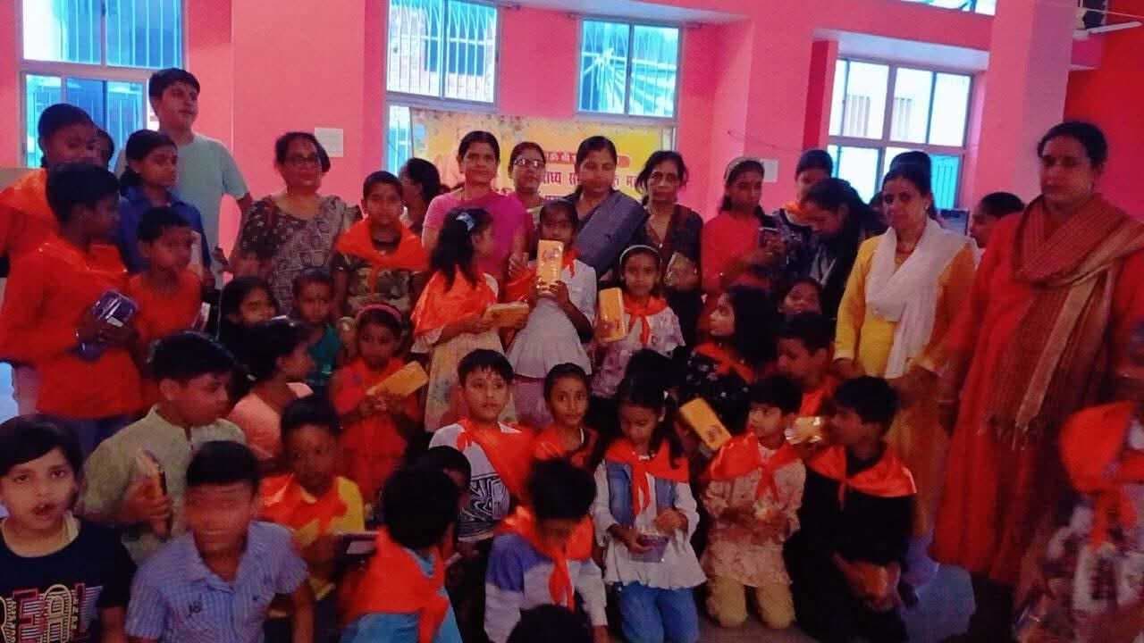 बच्चों को कराया भारतीय जीवन शैली का बोध