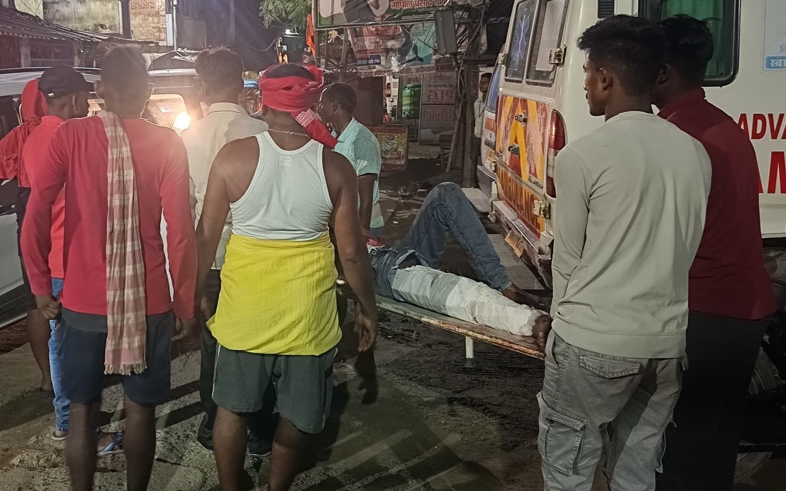 सड़क दुर्घटना में बाइक सवार घायल