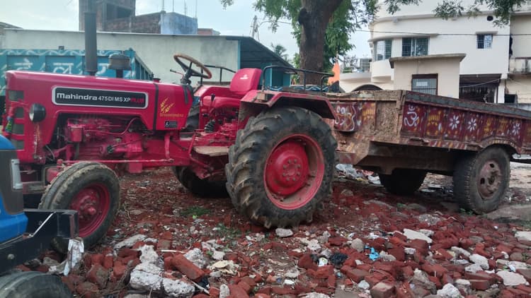 बालू खनन कर ले जा रहे दो ट्रैक्टर जब्त