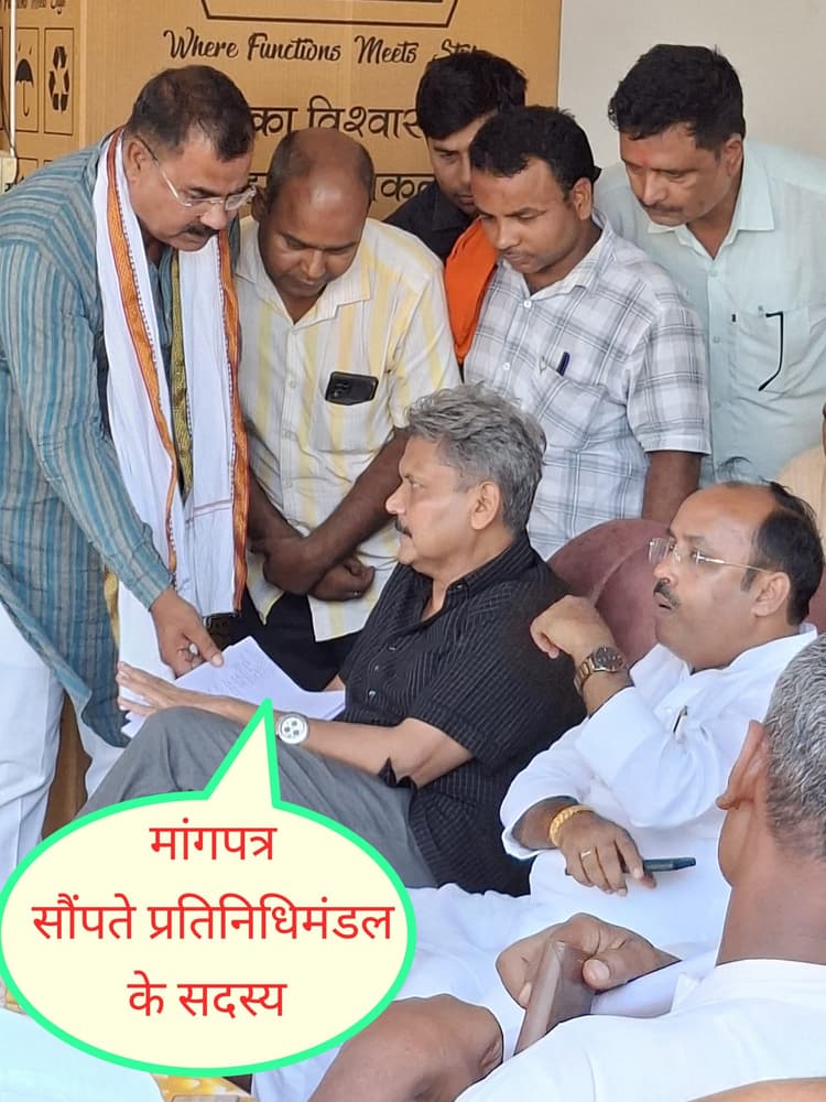 वेतन विसंगति दूर करने को लेकर शिक्षा मंत्री से मिला शिक्षकों का प्रतिनिधिमंडल, मंत्री ने सुनीं शिक्षकों की समस्याएं, दिये समाधान करने का आश्वासन