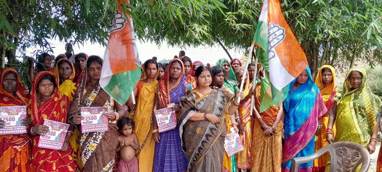 माई बहिन मान योजना को लेकर महिलाओं के बीच जनसंपर्क अभियान चलाया