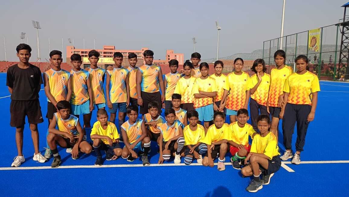 राज्य सबजूनियर हॉकी के लिए जिले की टीम पहुंची राजगीर