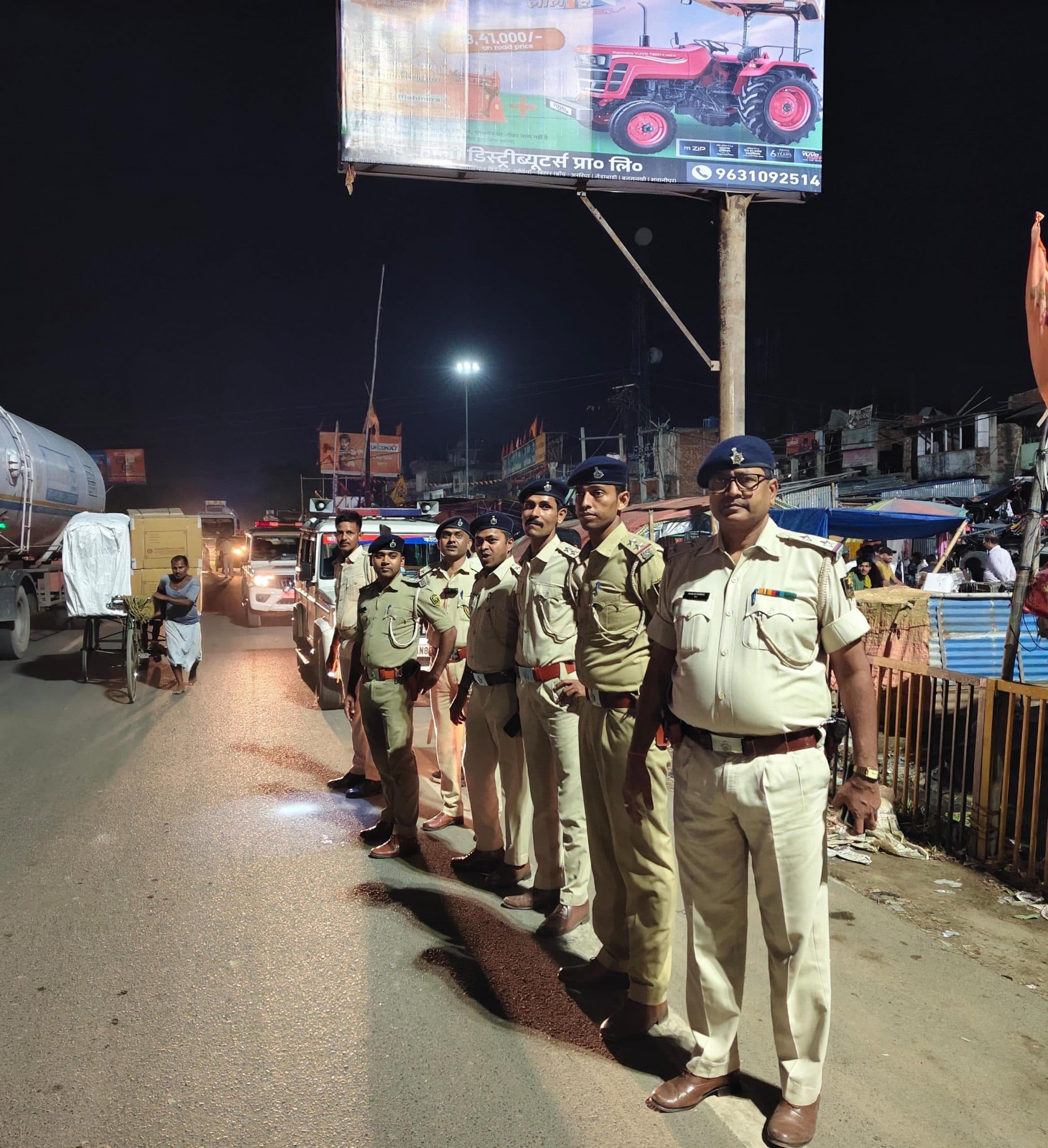 कोढ़ा पुलिस ने बकरीद को लेकर निकाला फ्लैग मार्च