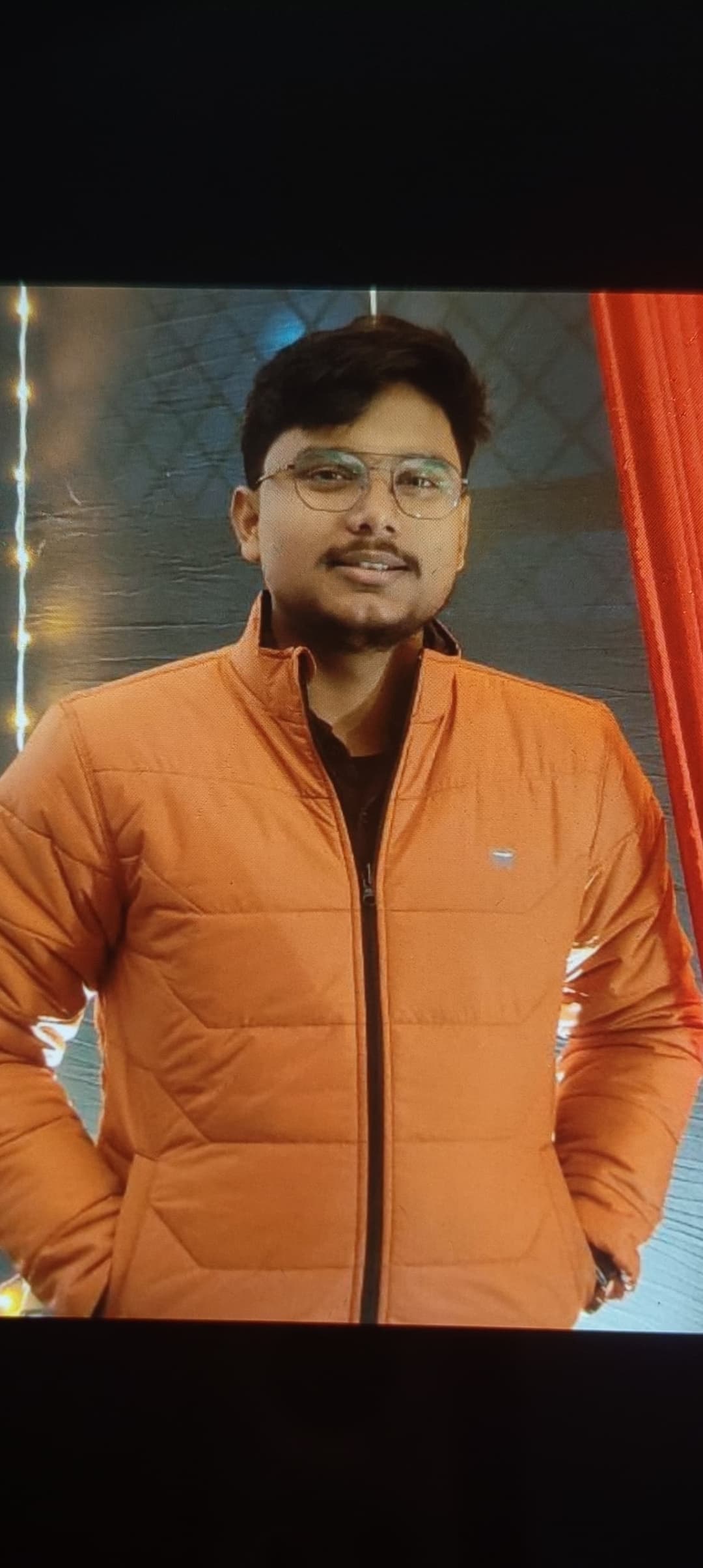 छात्र की ट्रेन से गिरकर गयी जान