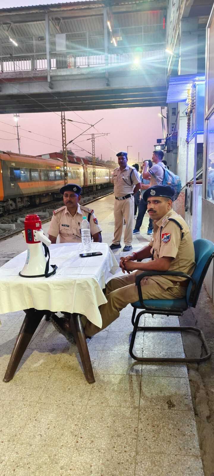 गया जंक्शन के प्लेटफॉर्म एक पर नया आरपीएफ बूथ खुला