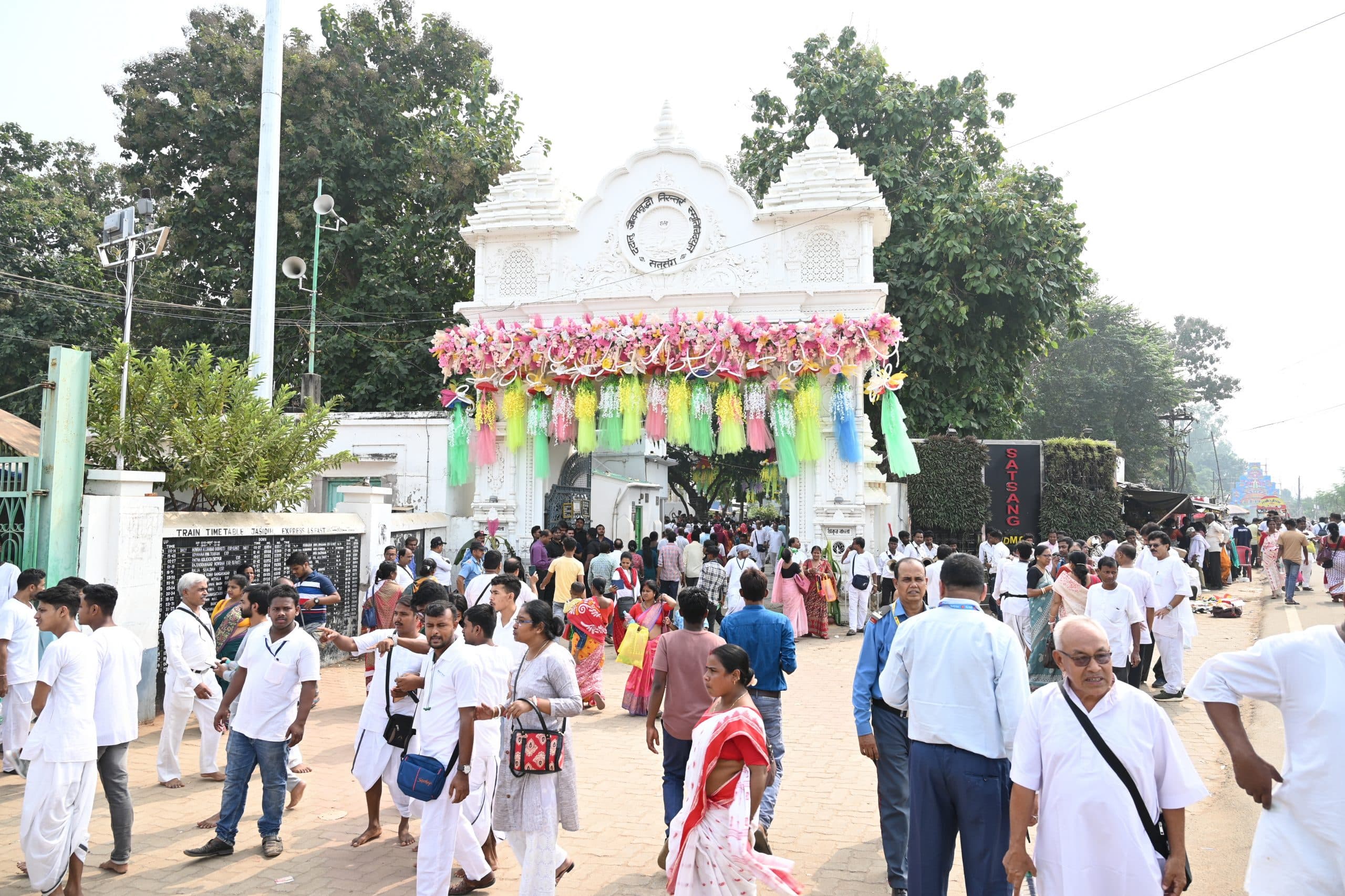 Deoghar News : सत्संग आश्रम में श्रीश्री आचार्य देव का जन्मोत्सव आज से