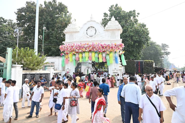 Deoghar News : सत्संग आश्रम में श्रीश्री आचार्य देव का जन्मोत्सव आज से