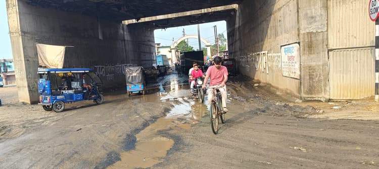 उधवा में अब तक नहीं हो सकी जल निकासी की व्यवस्था