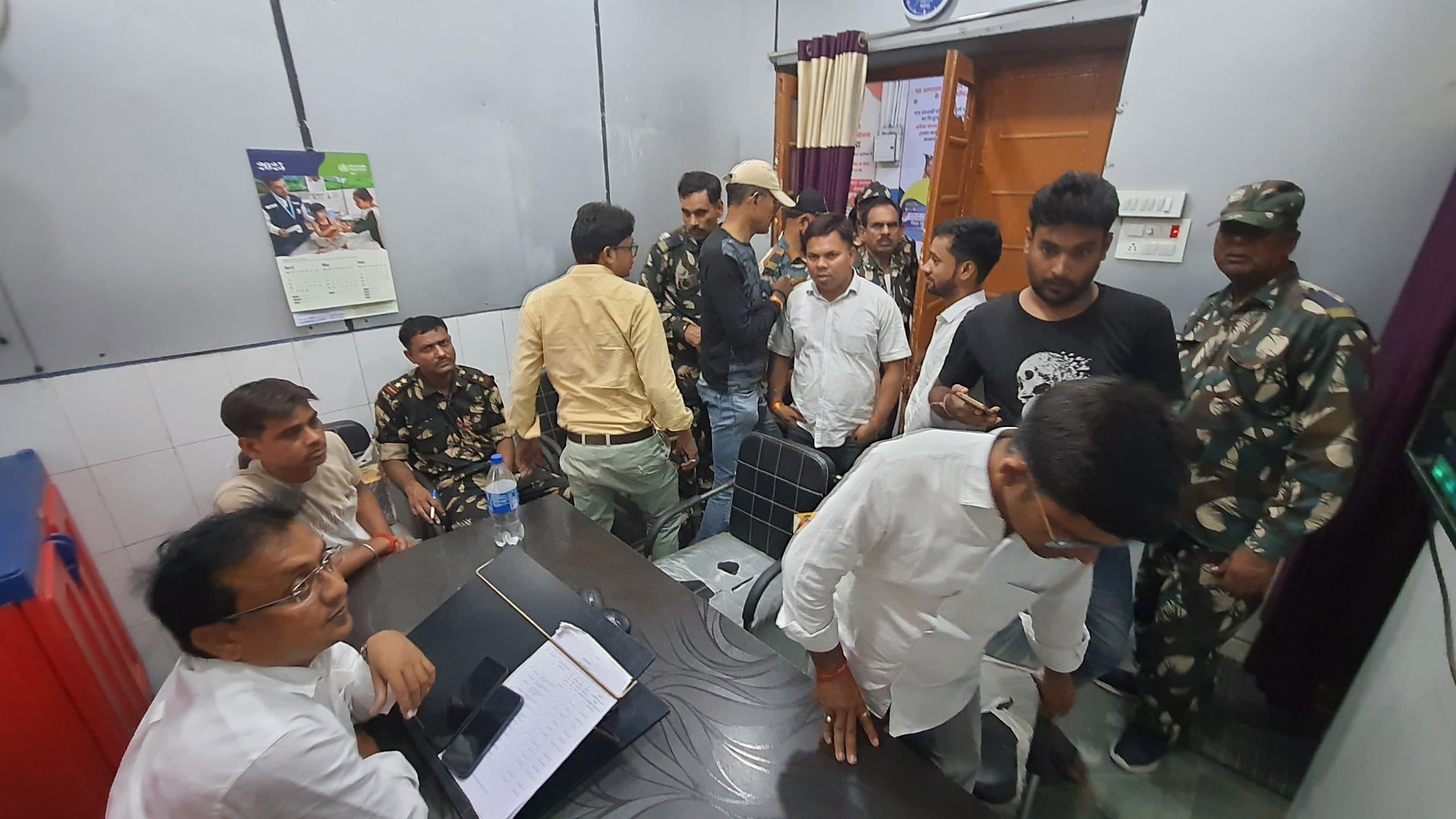 Aurangabad News : आपत्तिजनक हालत में मिले सुरक्षाकर्मी व महिला, कार्रवाई का आदेश