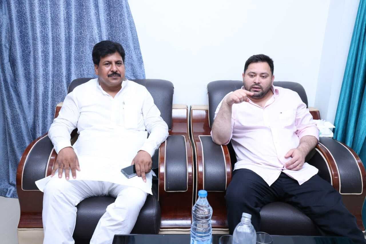 रिटायर्ड मुख्यमंत्री और रिटायर्ड अधिकारी नहीं चला पा रहे बिहार : तेजस्वी यादव