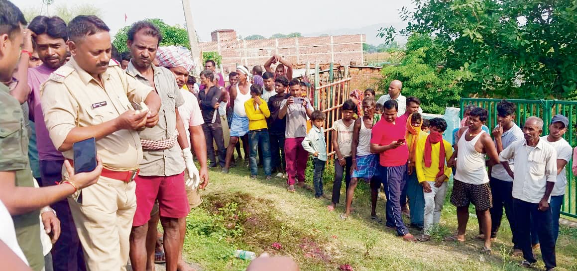 Gaya News : डुमरिया में हाइवा की चपेट में आने से एक की मौत