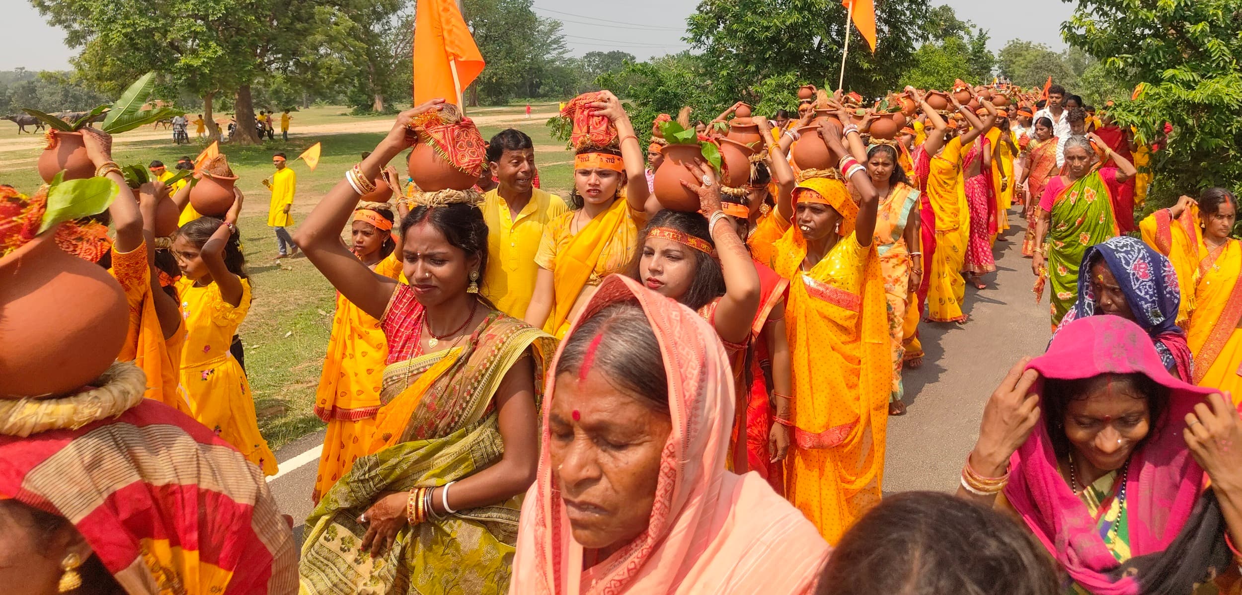 Bokaro News : हरि मंदिर प्राण प्रतिष्ठा को लेकर निकली कलश यात्रा