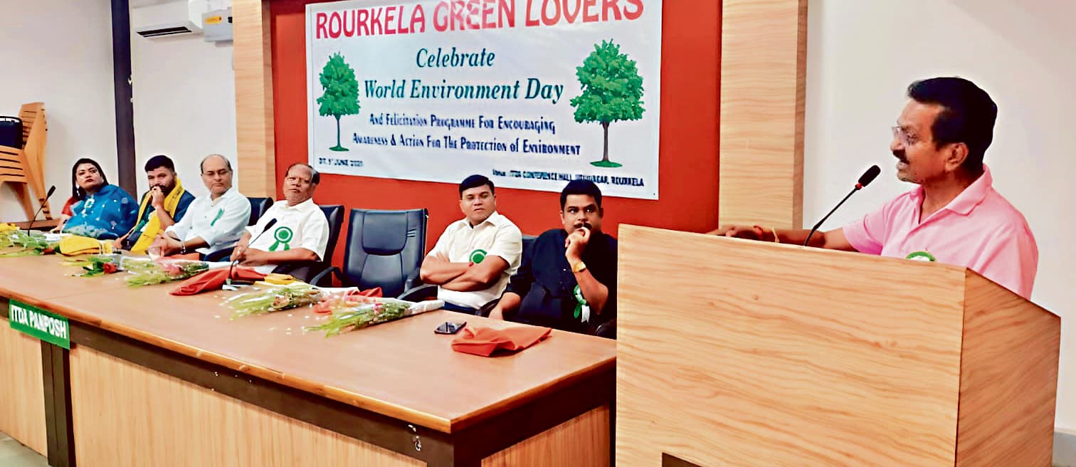 Rourkela News: पर्यावरण संरक्षण के लिए सामाजिक संस्थानों व प्रकृति प्रेमियों को मिला सम्मान