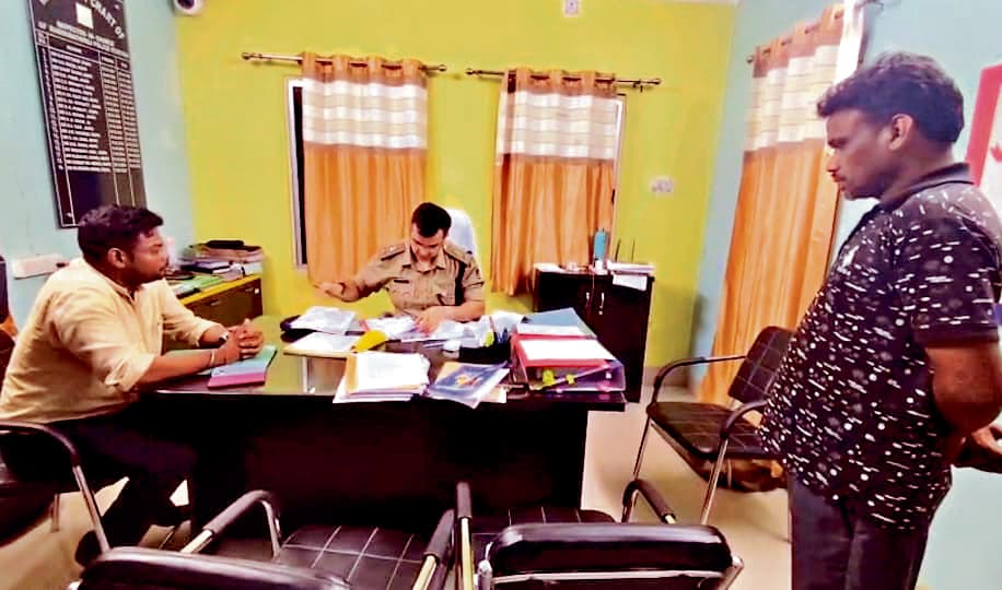 Rourkela News: विस्फोट गोदाम के मालिक श्रवण अग्रवाल से एसपी और असिस्टेंट कमिश्नर ने की पूछताछ
