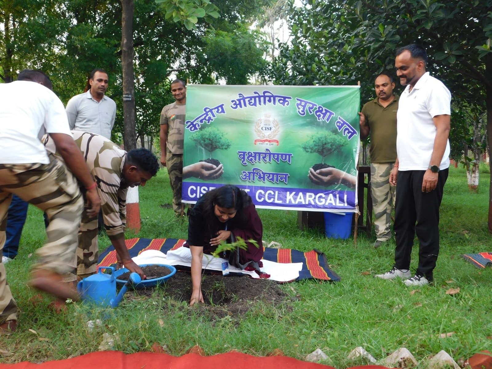 Bokaro News : सीआइएसएफ करगली यूनिट की ओर से लगाये गये 1000 पौधे