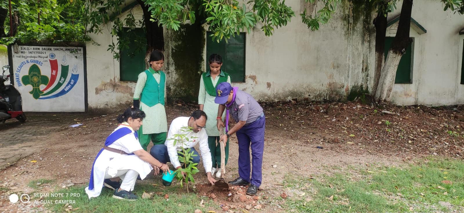 Jamshedpur News : भारत स्काउट एंड गाइड ने लगाये 150 पौधे