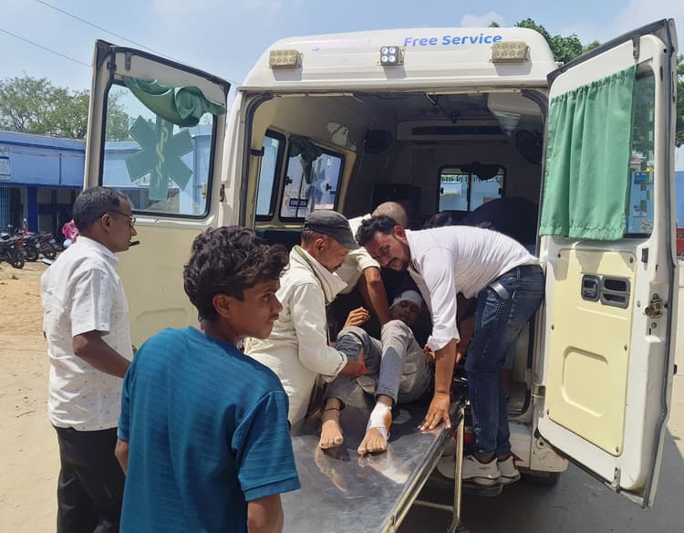 लाइब्रेरी से लौट रहे छात्र पर रॉड से हमला, फायरिंग करते हुए भागे बदमाश